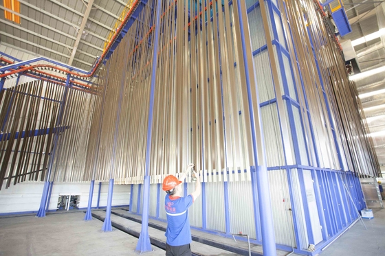 Customized Voltage Vertical Powder Coating Line natural gas Heating