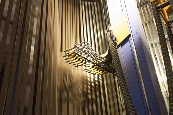 Vertical Powder Coating Line For Aluminum Profiles With Powder Supply Center And Pretreatment