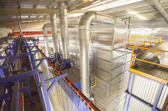 First-class Advanced PP Spray Booth Vertical Powder Coating Line Of Aluminium Alloy Profile With 400m2/T