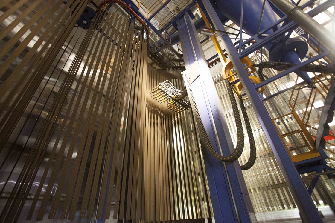 Customized Voltage Vertical Powder Coating Line LNG Heating CE Certification